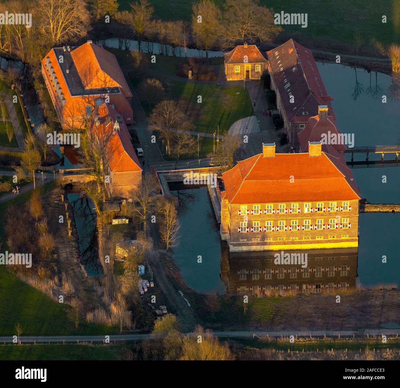 Aerial photo, Castle Oberwerries is a two-winged moated castle in the Lippeauen of the Hammer district Hamm-Heessen.filled moats after construction wo Stock Photo