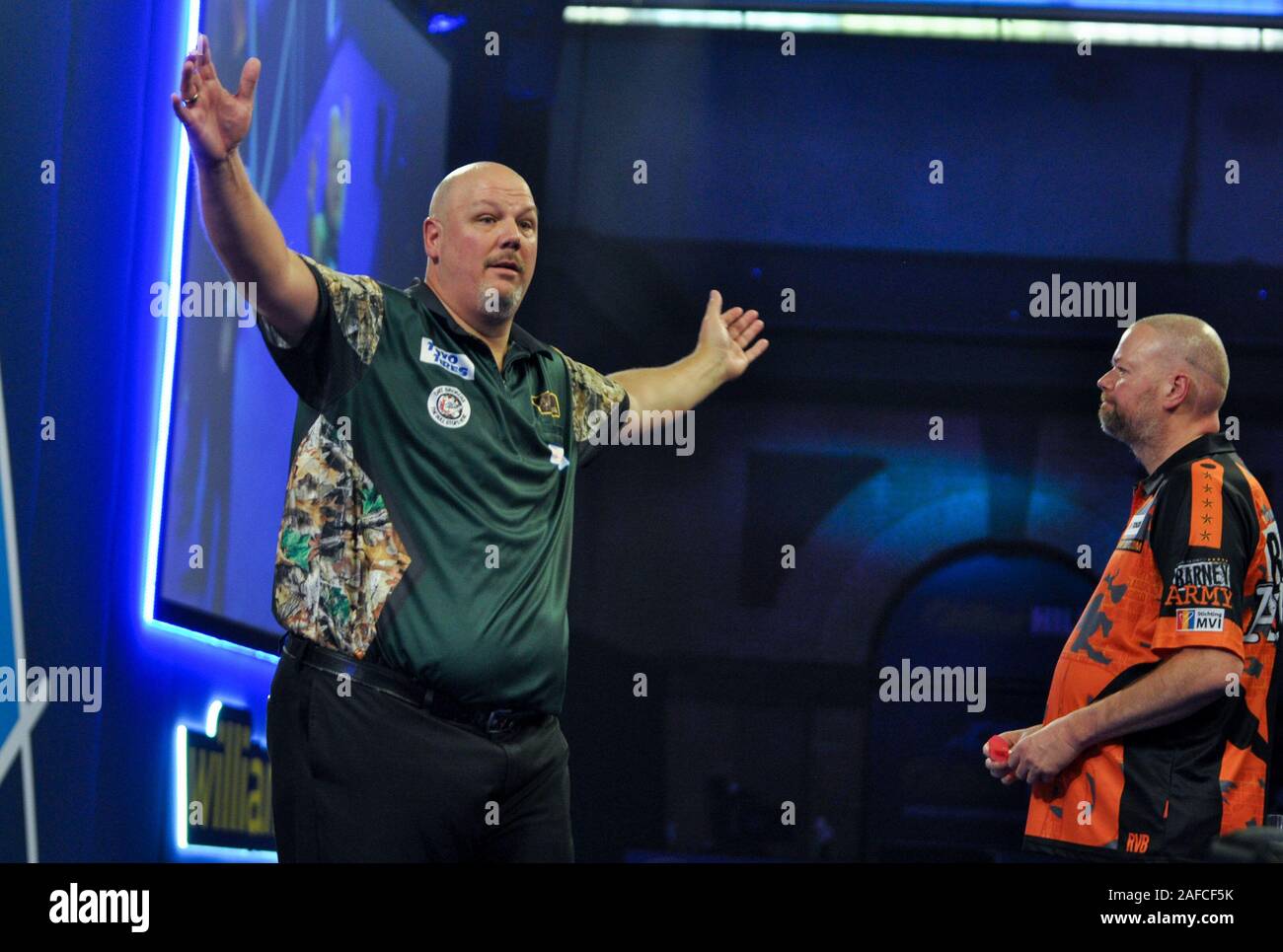 14 december 2019 London, Great Britain William Hill World Darts Championship  Raymond van Barneveld and Darin Young during day 2 of the William Hill  World Darts Championship of darts at Alexandra Palace (