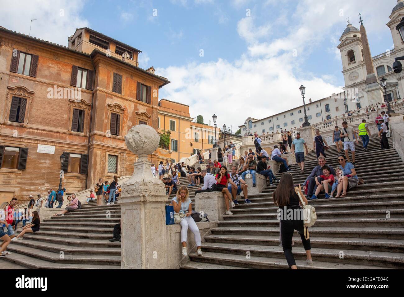 Tourists visit the spanish steps in Rome city centre,Lazio,Italy Stock ...