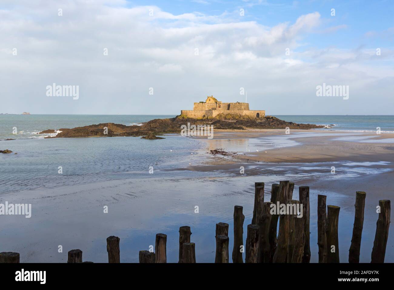 Fort national island st malo hi-res stock photography and images - Alamy