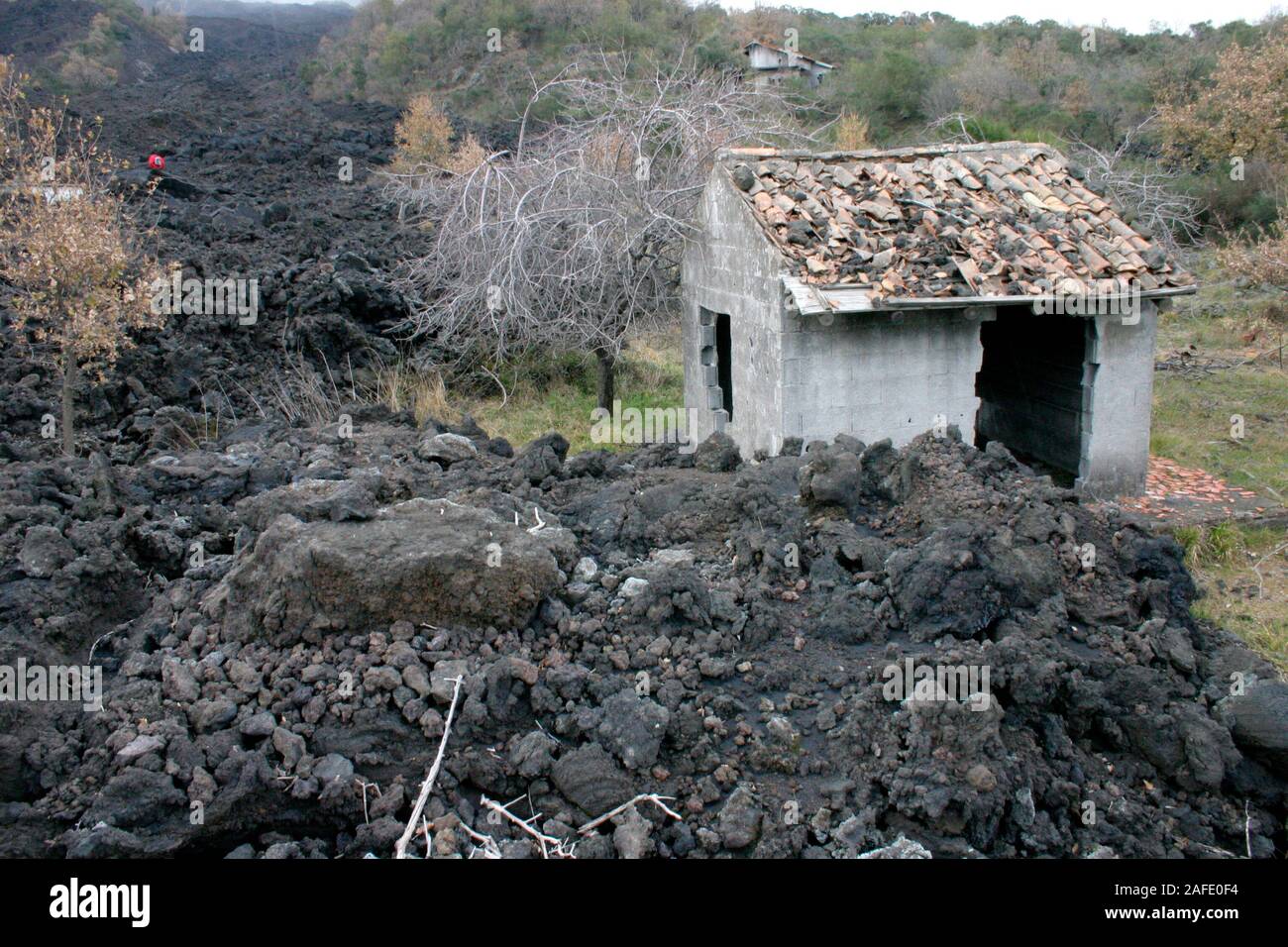 Erkaltete Lava des Aetna in der Naehe von Zafferano (Sizilien) Stock Photo