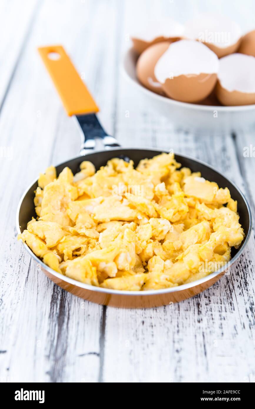 Pan fresh made scrambled hi-res stock photography and images - Alamy