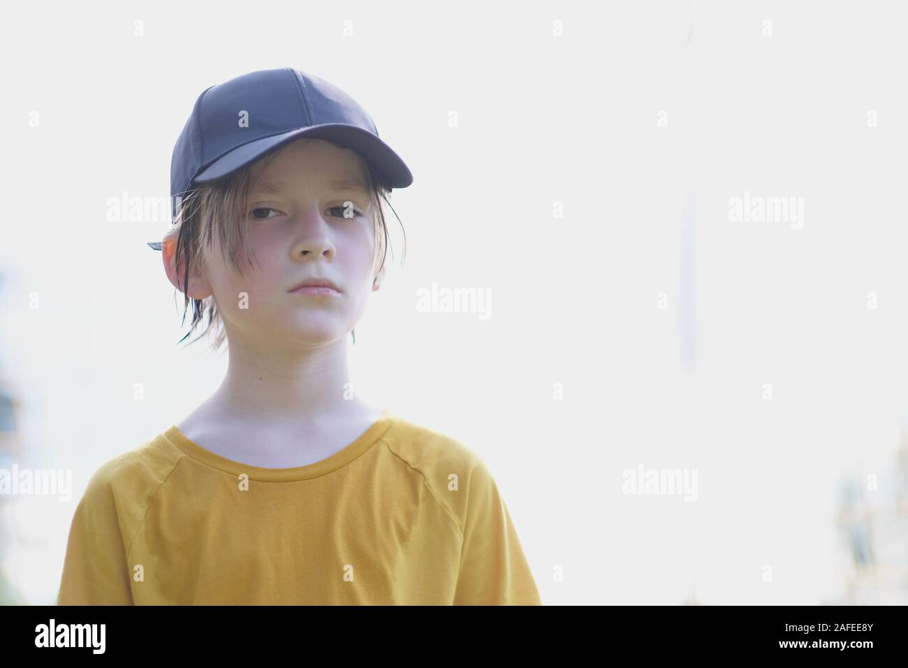 Yellow and black baseball cap hi-res stock photography and images - Alamy