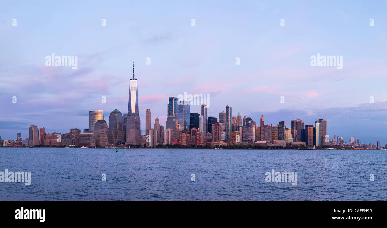 Skyline of midtown Manhattan after sunset, New York City Stock Photo ...
