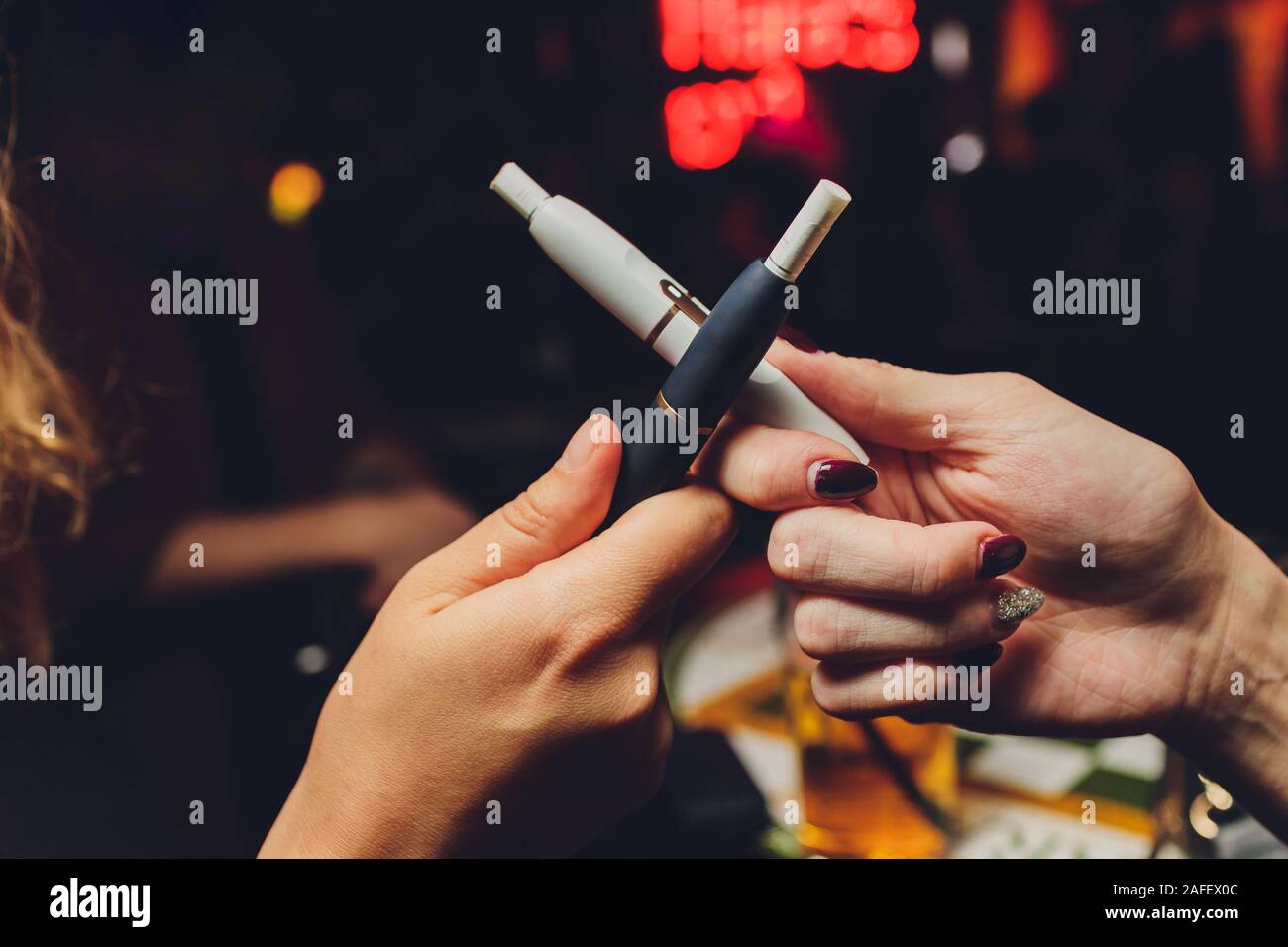 smoking modern hybrid cigarette device heatnotburn tobacco product