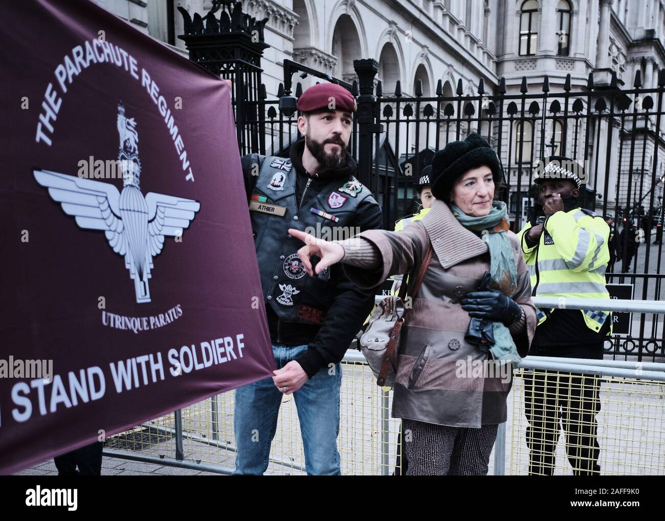 Protesting supporters of Parachute Regiment 'Soldier F' accused of murder on Bloody Sunday 1972 Stock Photo