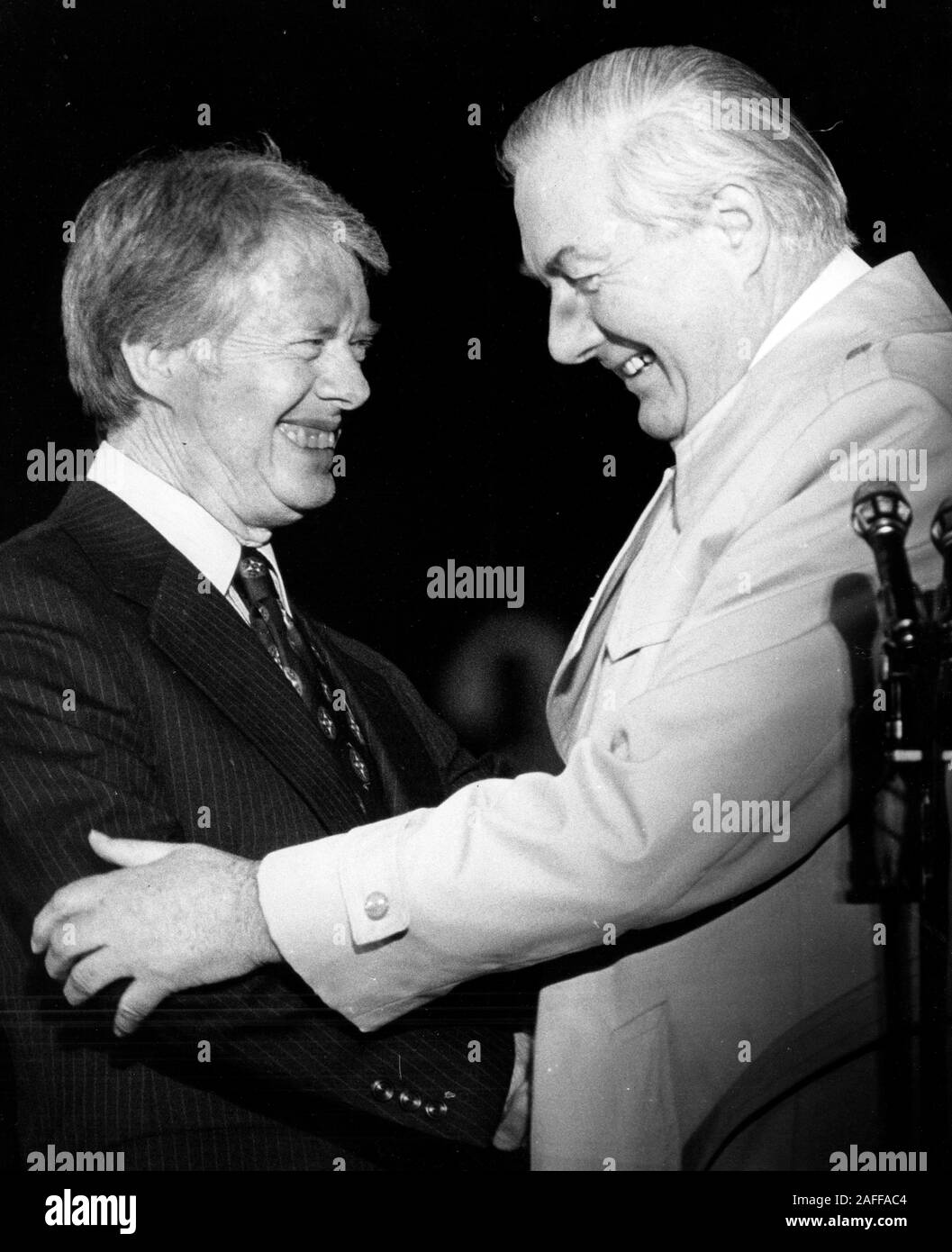 Late 70's - UK Prime Minister JAMES CALLAGHAN smiles and shakes hands with US President JIMMY CARTER. Date and place unknown. (Credit Image: © Keystone Press Agency/Keystone USA via ZUMAPRESS.com) Stock Photo