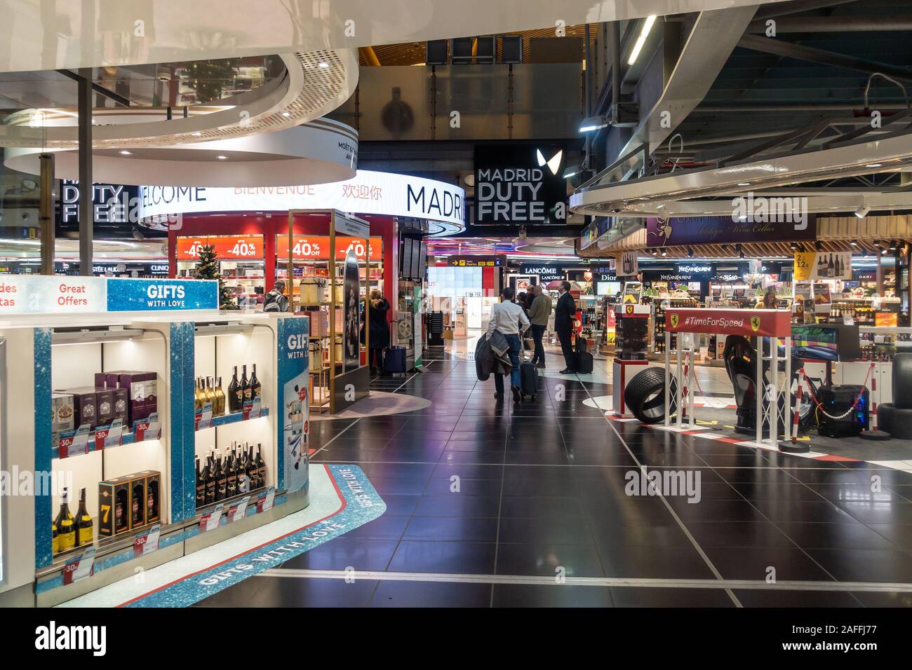 Airport retail hi-res stock photography and images - Alamy