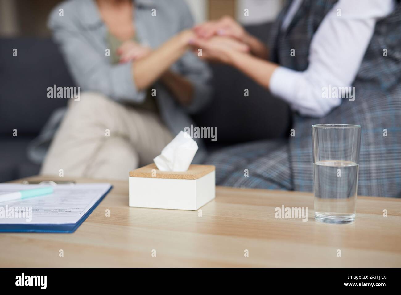 Two women talking sofa hands hi-res stock photography and images - Alamy