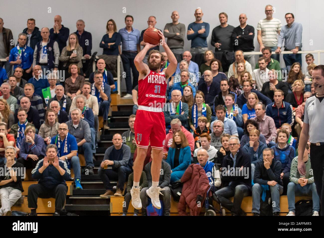 14-12-2019: Basketbal: ZZ Leiden v Heroes Den Bosch: Leiden Dutch Basketball League Seizoen 2019/2020 Nathan Krill Stock Photo