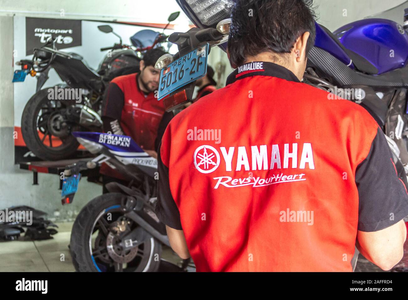 Lima, Peru Diciembre 14, 2019 Yamaha motorcycle shop, Yamaha R3