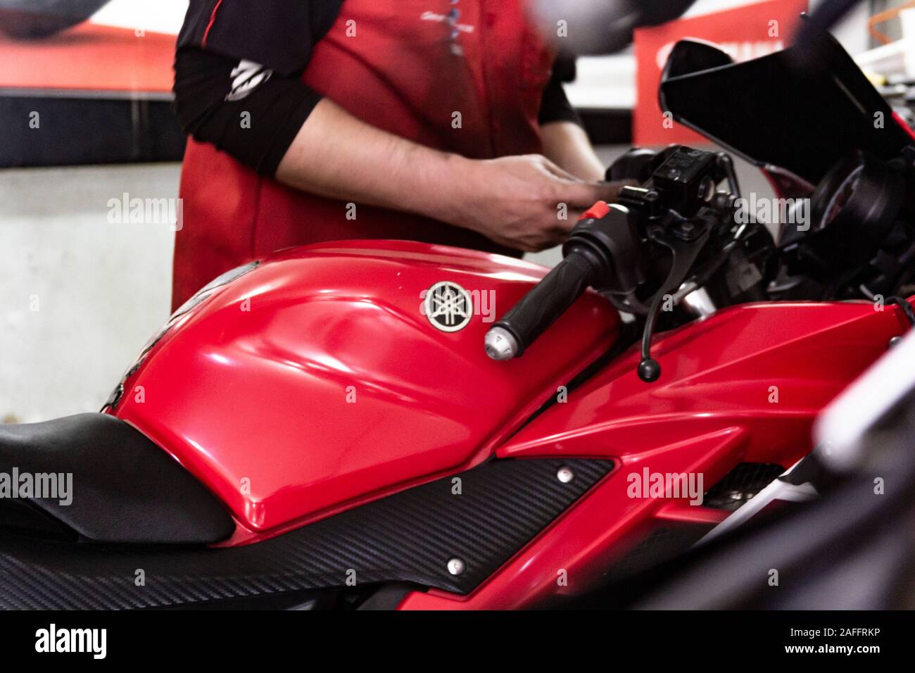 Lima, Peru Diciembre 14, 2019 Yamaha motorcycle shop, Yamaha R3