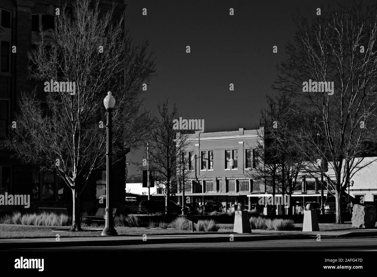 Old Style Street Lights, Randal County Court House, Canyon Texas Courthouse City Square, Canyon, Texas Stock Photo