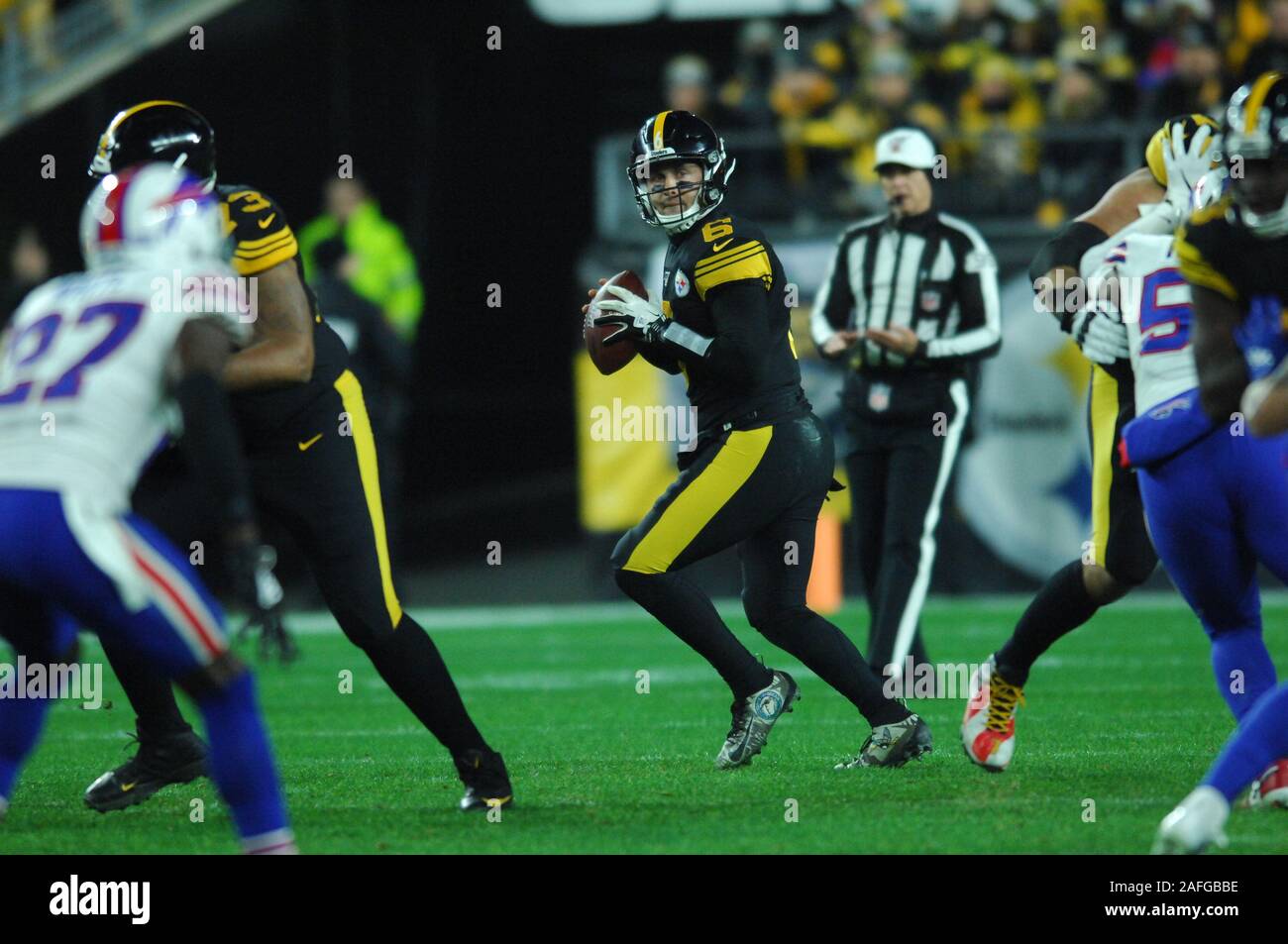 Pittsburgh, PA, USA. 15th Dec, 2019. Josh Allen #17 during the Pittsburgh  Steelers vs Buffalo Bills at Heinz Field in Pittsburgh, PA. Jason  Pohuski/CSM/Alamy Live News Stock Photo - Alamy