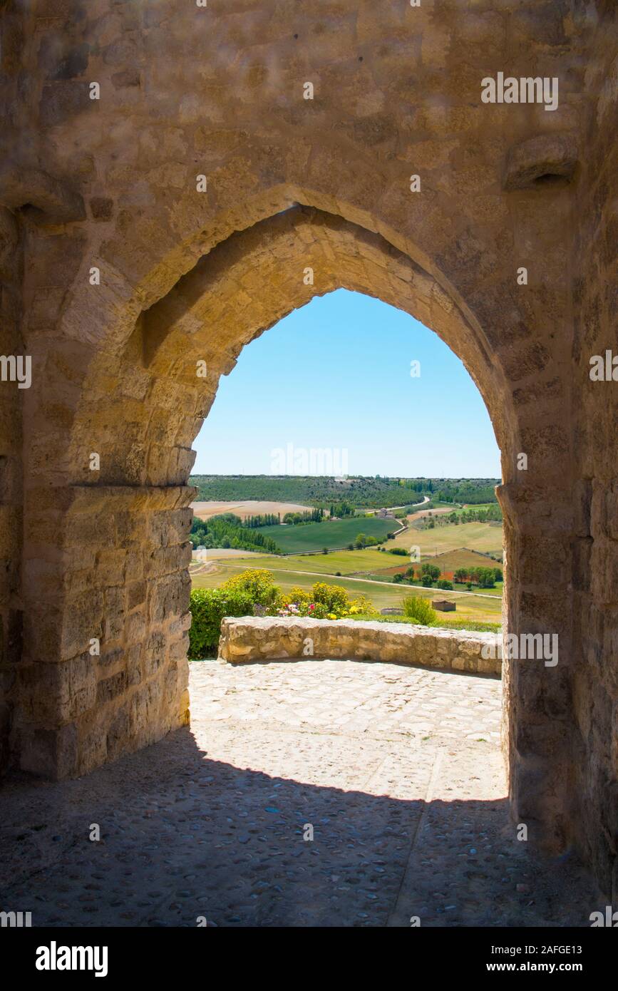Medieval gate and landscape. Urueña, Valladolid province, Castilla Leon, Spain. Stock Photo