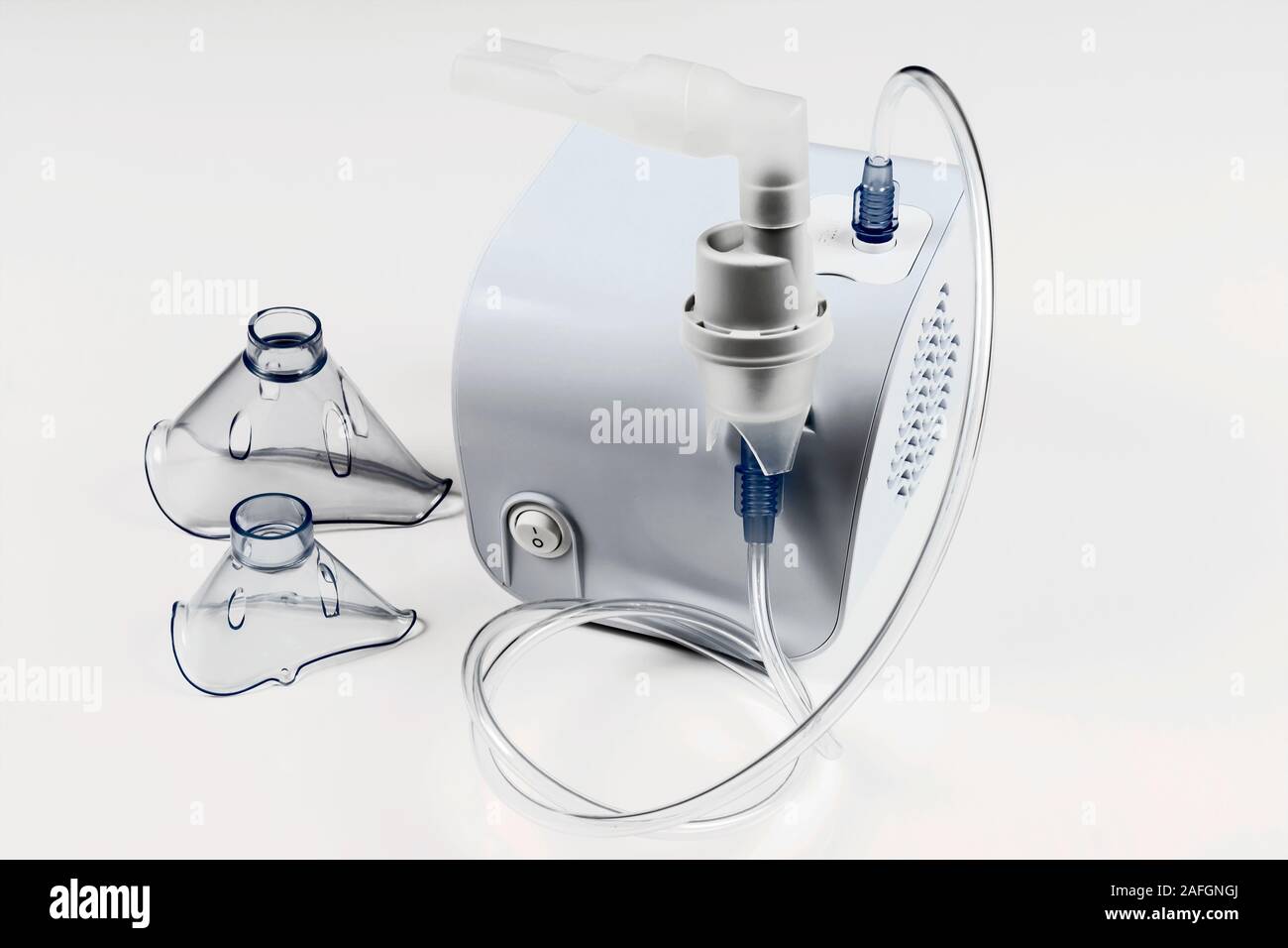 Medical equipment for inhalation with respiratory mask, nebulizer on