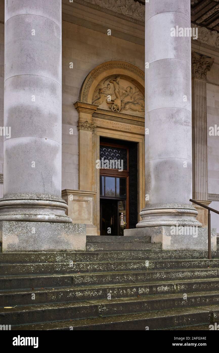 Steps Leading Up To The Fitzwilliam Museum And Entrance Door Stock steps-leading-up-to-the-fitzwilliam-museum-and-entrance-door-stock