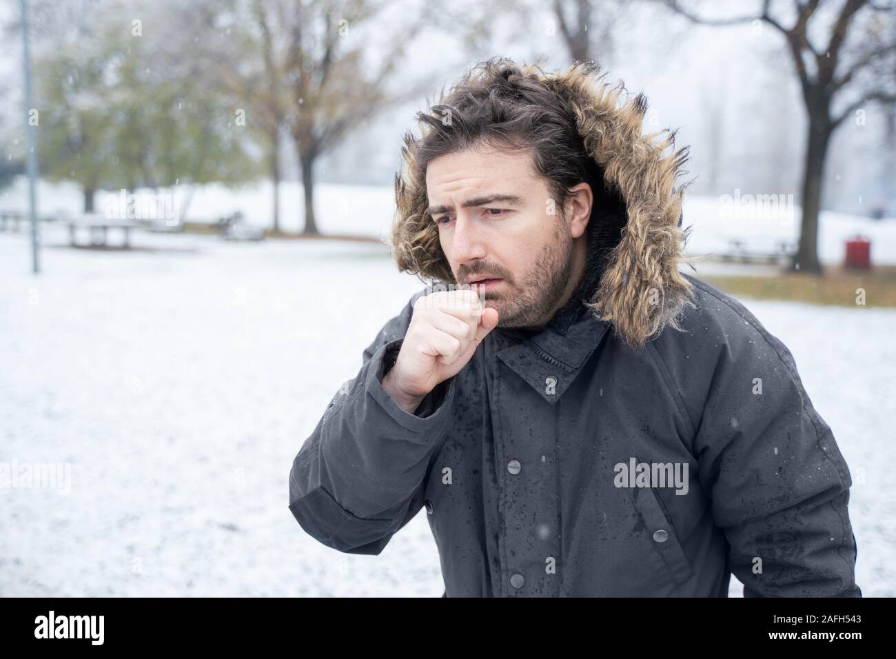 Man cold and sneezing hires stock photography and images Alamy