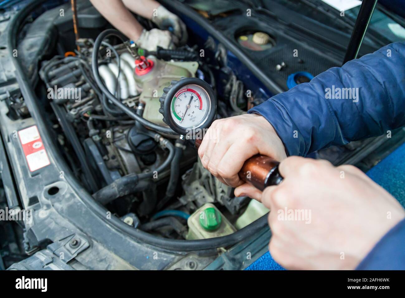 Pressure buildup in a tank with antifreeze for forcing air plugs in