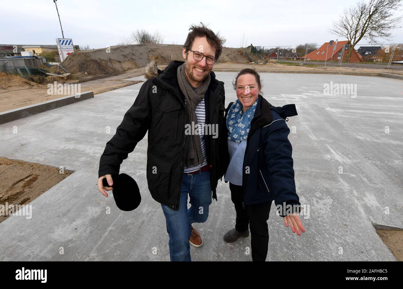 Friedrichskoog, Germany. 16th Dec, 2019. Jan Philipp Albrecht (Bündnis90/Die Grünen), Schleswig-Holstein Minister for Energy Turnaround, Agriculture, Environment, Nature and Digitisation and Tanja Rosenberger, Head of the Seal Station, are at the laying of the foundation stone for the extension and reconstruction of the seal station in the future entrance area. In addition to a new entrance building and exterior modernizations, a new exhibition building with a seal observation room is planned. Credit: Carsten Rehder/dpa/Alamy Live News Stock Photo