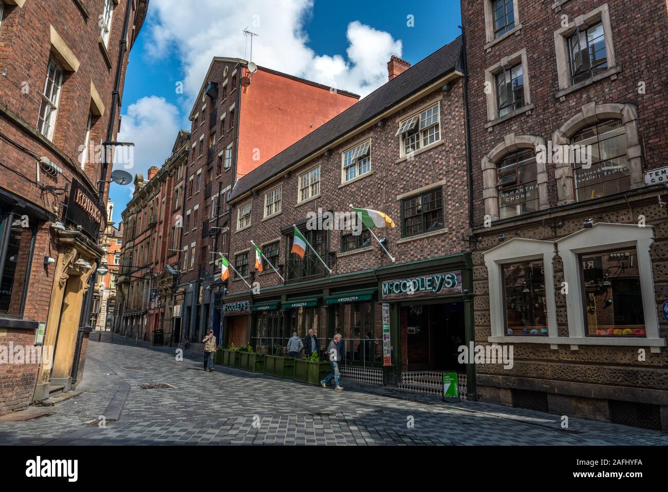 LIVERPOOL, UNITED KINGDOM - AUGUST 13: This is Temple Court Street, a bar  street in the famous Cavern Quarter on August 13, 2019 in Liverpool Stock  Photo - Alamy