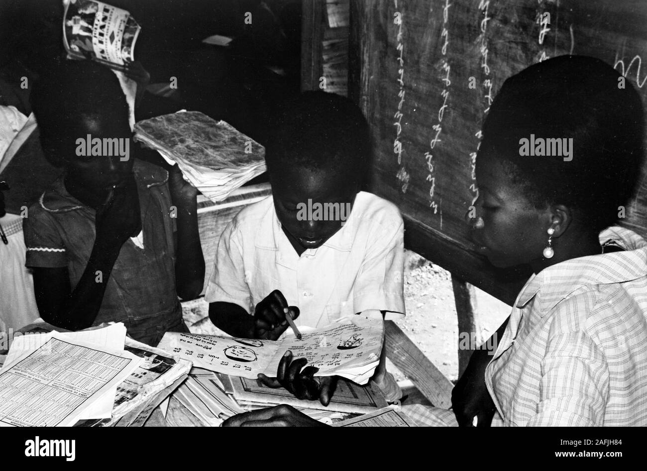 Schule aus Privatinitiative haitianischer Bürger am Rande von Port-au-Prince, 1967. School founded on private venture of Haitian citizens in the outskirts of Port au Prince, 1967. Stock Photo