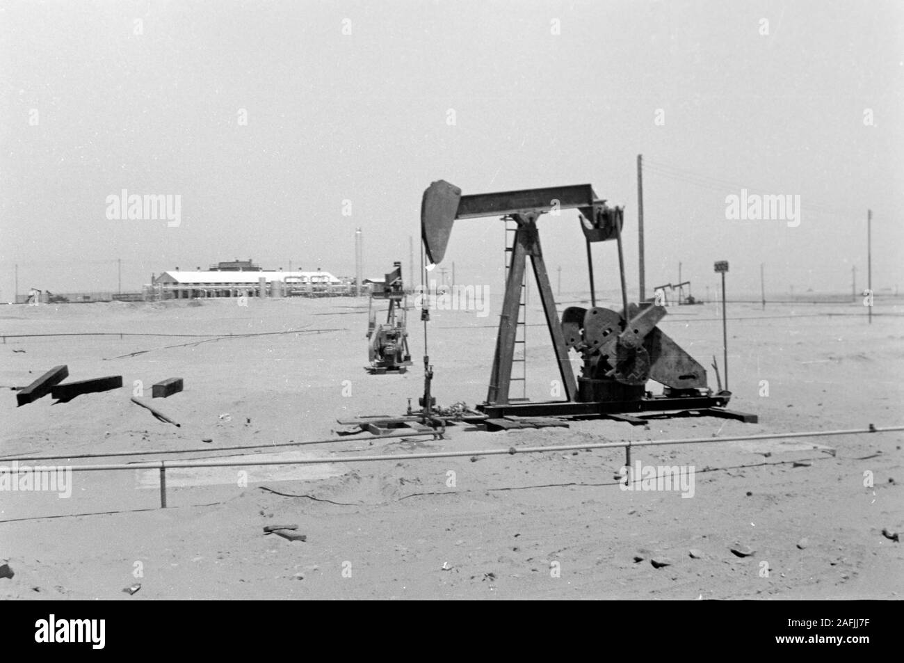 Förderanlage für Erdöl nahe Panama-Stadt, Panama, 1955. Oil feed pump near Panama-City, Panama 1955. Stock Photo