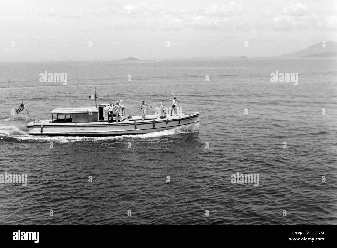 Lotsenboot auf dem Weg zum Einsatz vor dem Panamakanal, Panama 1955. Pilot cutter on its way to work near the Panama Canal, Panama 1955. Stock Photo