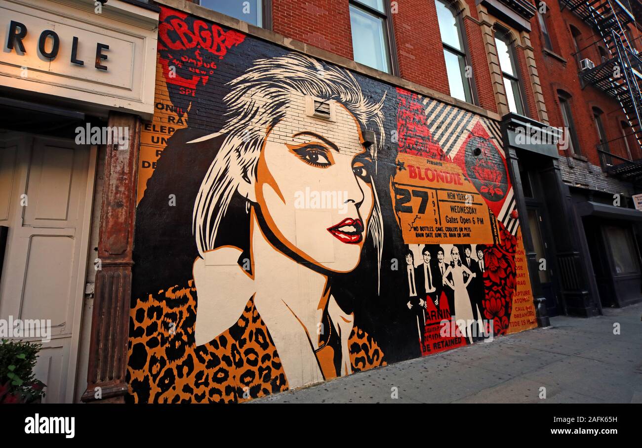 Debbie Harry of New York Punk band Blondie, off Bleecker Street, Greenwich Village, Lower Manhattan,near CBGBs OMFUG club location, NYC, NY, USA Stock Photo