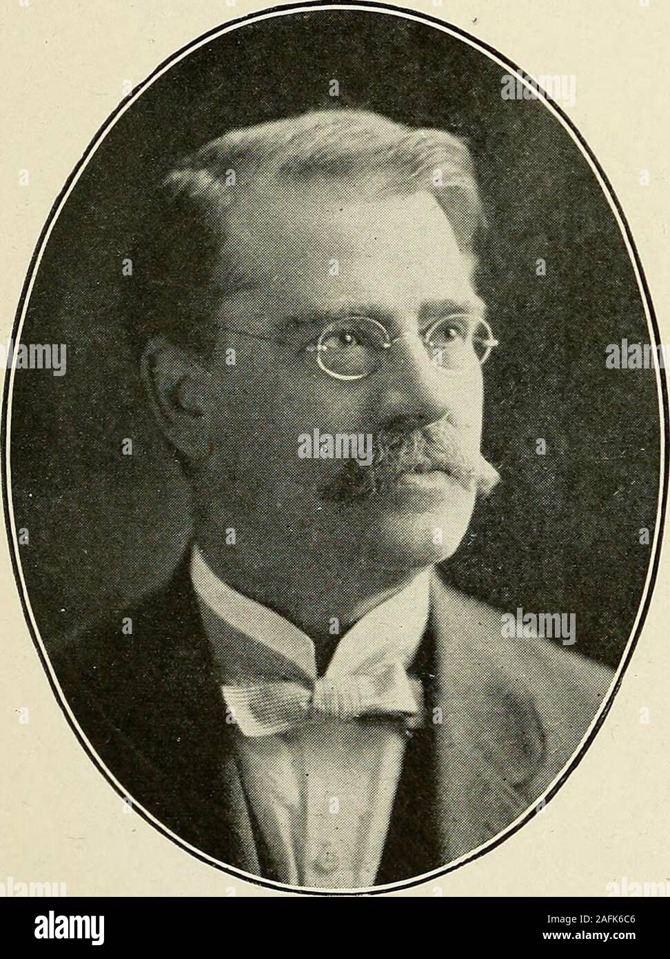 . Men of Minnesota; a collection of the portraits of men prominent in business and professional life in Minnesota. JOHN C. COCKBURN, M. D. MINNEAPOLIS.VISITING PHYSICIAN ST. BARNABAS HOSPITAL (1881-91); CITY PHYSICIAN (1882-83); HEALTH COMNR.(1882-84); PROF. PHYSIOLOGY AND NERV-OUS DISEASES HAMLINE UNIVERSITY(1887-88); EX-PRES. HENNEPINCO. MEDICAL SOCIETY. ROBERT D. MATCHAN, M. D. MINNEAPOLIS. PROF. PRINCIPLES AND PRACTICE OF SURGERY UNIV. OF MINN.. Stock Photo