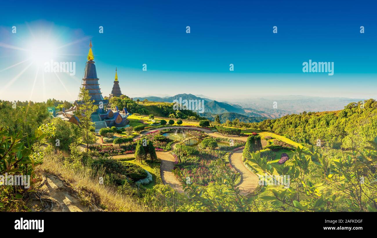 Spent another incredible day in Doi Inthanon National Park in Chiang Mai  with a wonderful family and their lovely children. Our first stop was the  magnificent Twin Pagodas, also known as the, image size:1300x821
