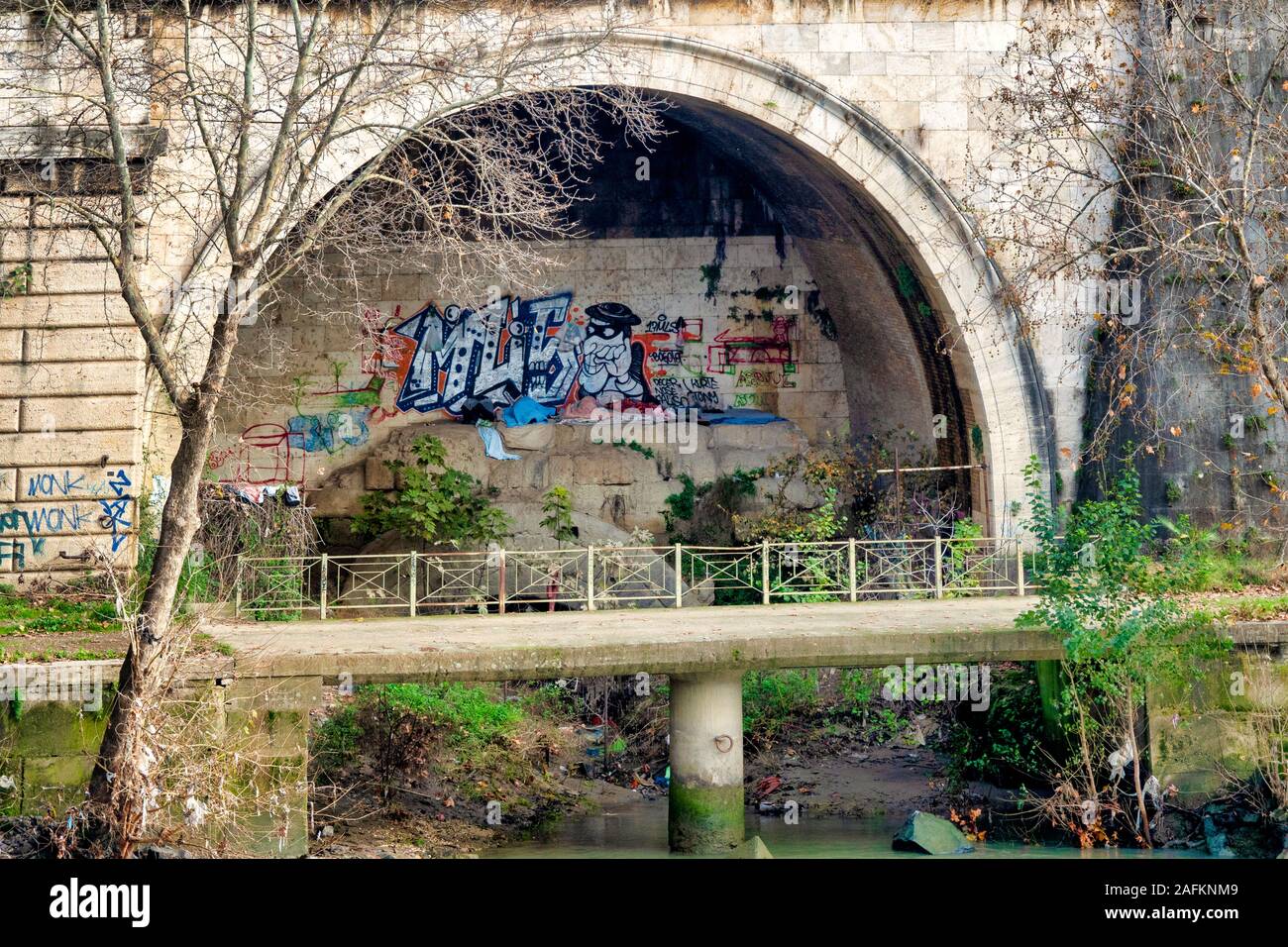 The outfall of the Cloaca Maxima (the greatest sewer), one of the world's earliest sewage systems, Rome Italy. Stock Photo