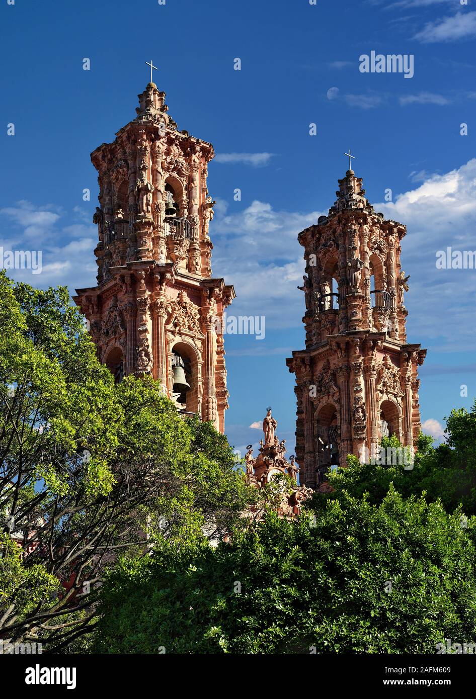 Santa Prisca Temple in the Mexican city of Taxco Stock Photo - Alamy
