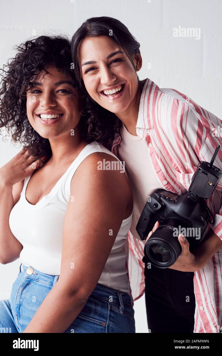 Photo session in studio hi-res stock photography and images - Alamy