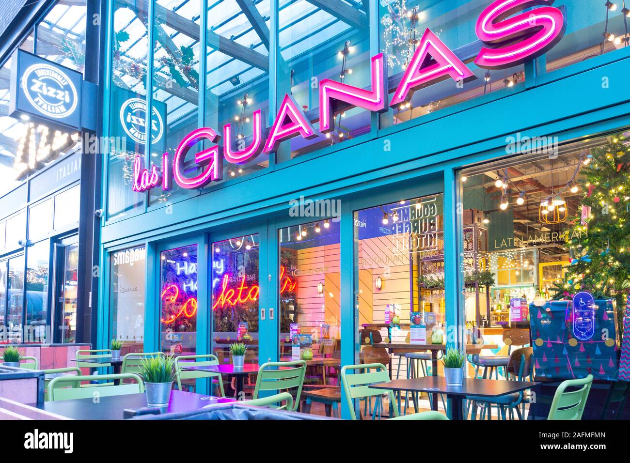Las Iguanas restaurant at dusk, Eagle Lane, Bracknell, Berkshire, England, United Kingdom Stock Photo