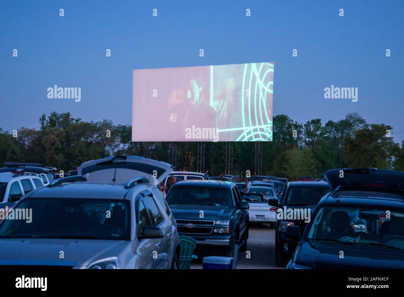 everett ma drive-in movie theater