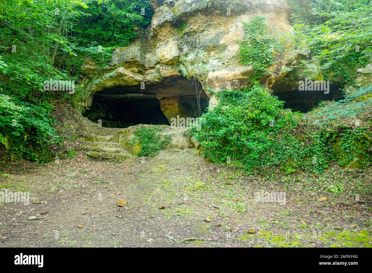Ancient cave rock settlement of Vitozza in Lazio, Italy Stock Photo Alamy