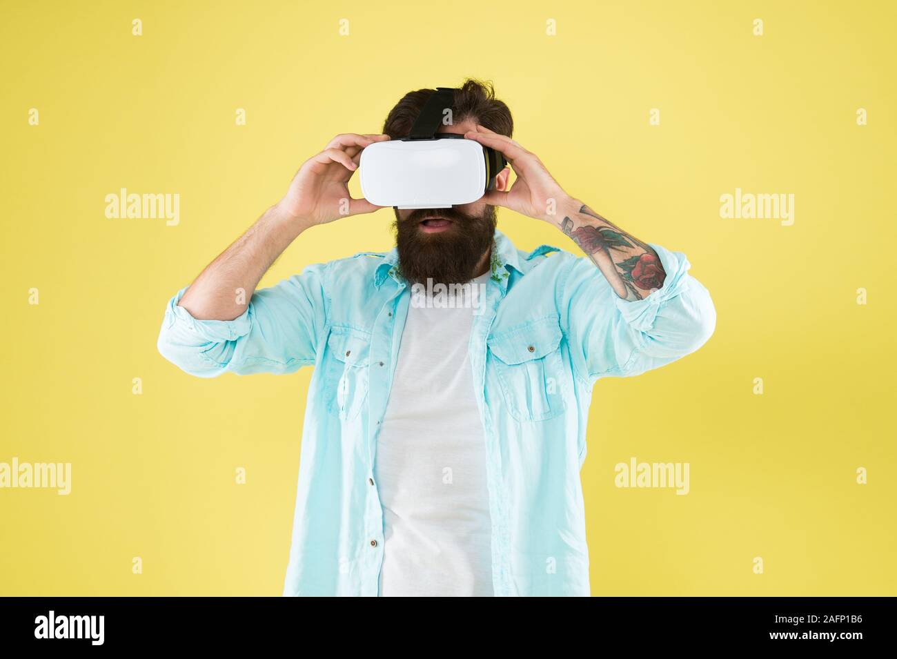 Eye tracking goggles hi-res stock photography and images - Alamy