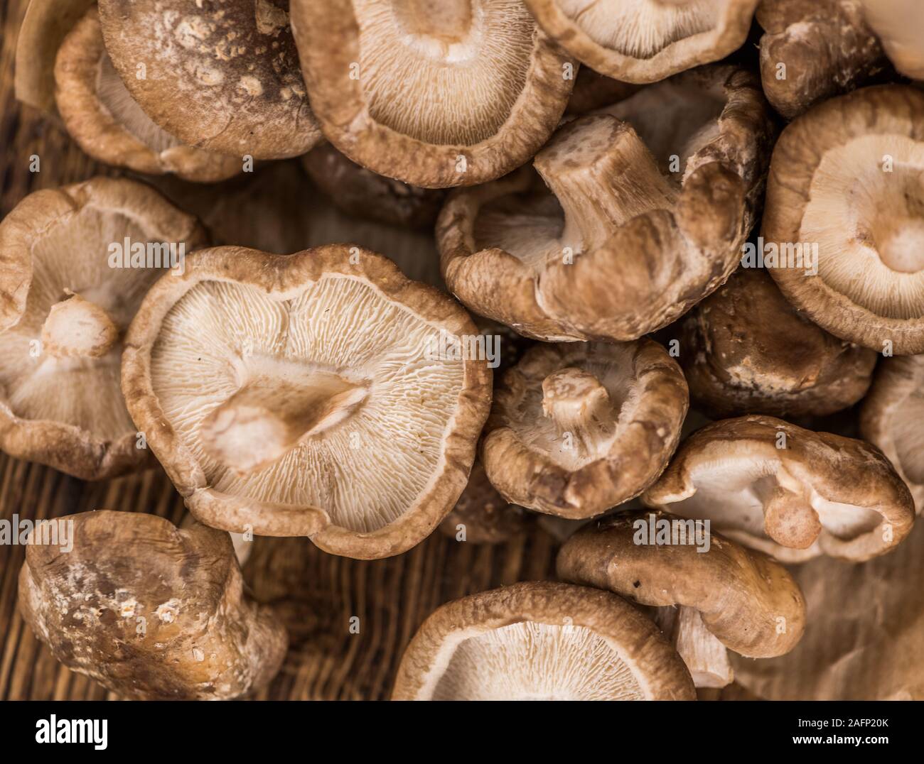 Fresh shiitake mushrooms hires stock photography and images Alamy