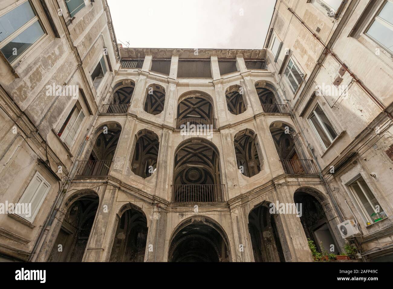 palazzo sanfelice via sanità napoli na