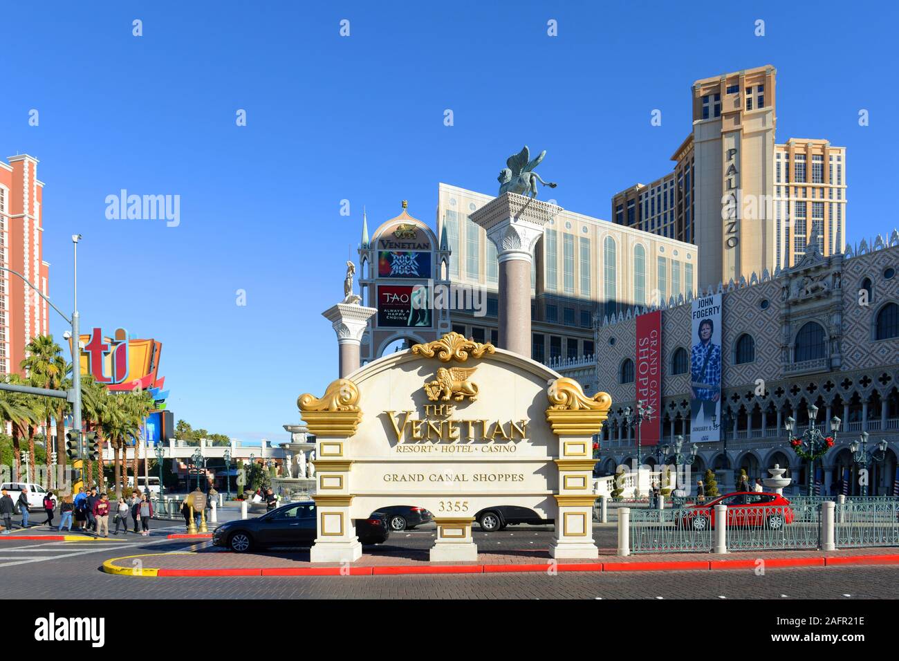 Venetian hotel casino entrance las hi-res stock photography and images -  Alamy