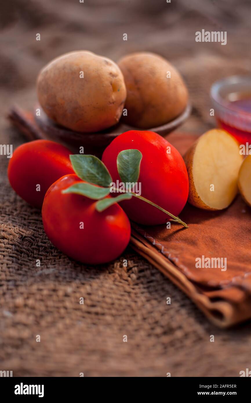 Potato Juice S Face Pack For Acne On Jute Bag S Surface Consisting Of Potato Juice And Tomato Juice Well Mixed Together With The Help Of Honey Vertica Stock Photo Alamy alamy