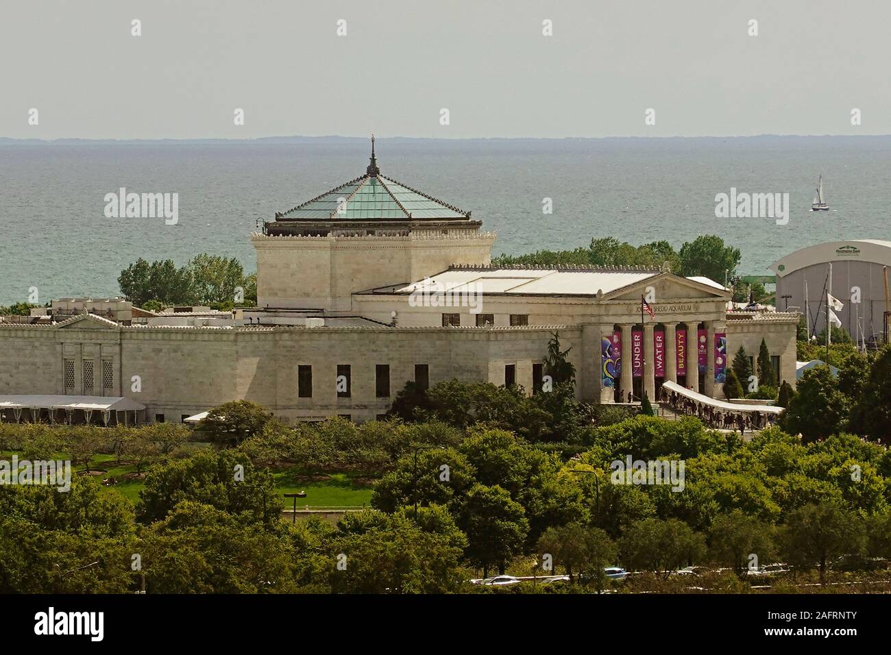 Shedd Aquarium in Grant park Chicago Illinois Stock Photo Alamy