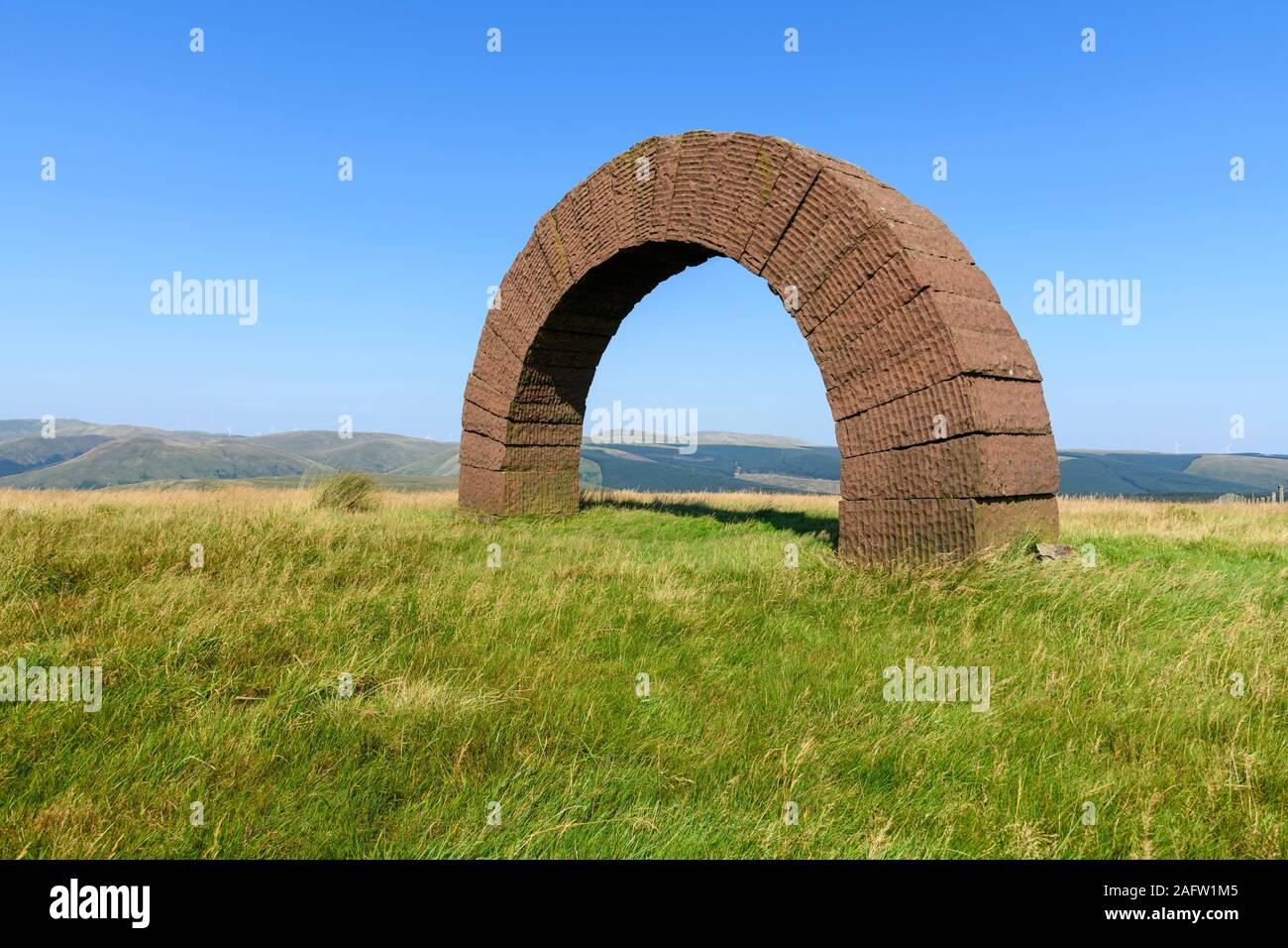 Colt Hill Arch, The Striding Arches, sculpture by Andy Goldsworthy, Dumfries & Galloway, Scotland Stock Photo