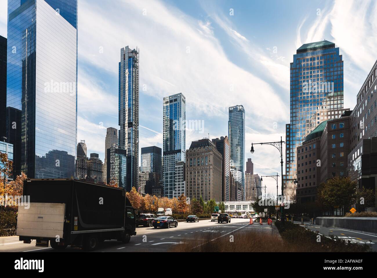 Skyscrapers uptown downtown nyc hi-res stock photography and images - Alamy