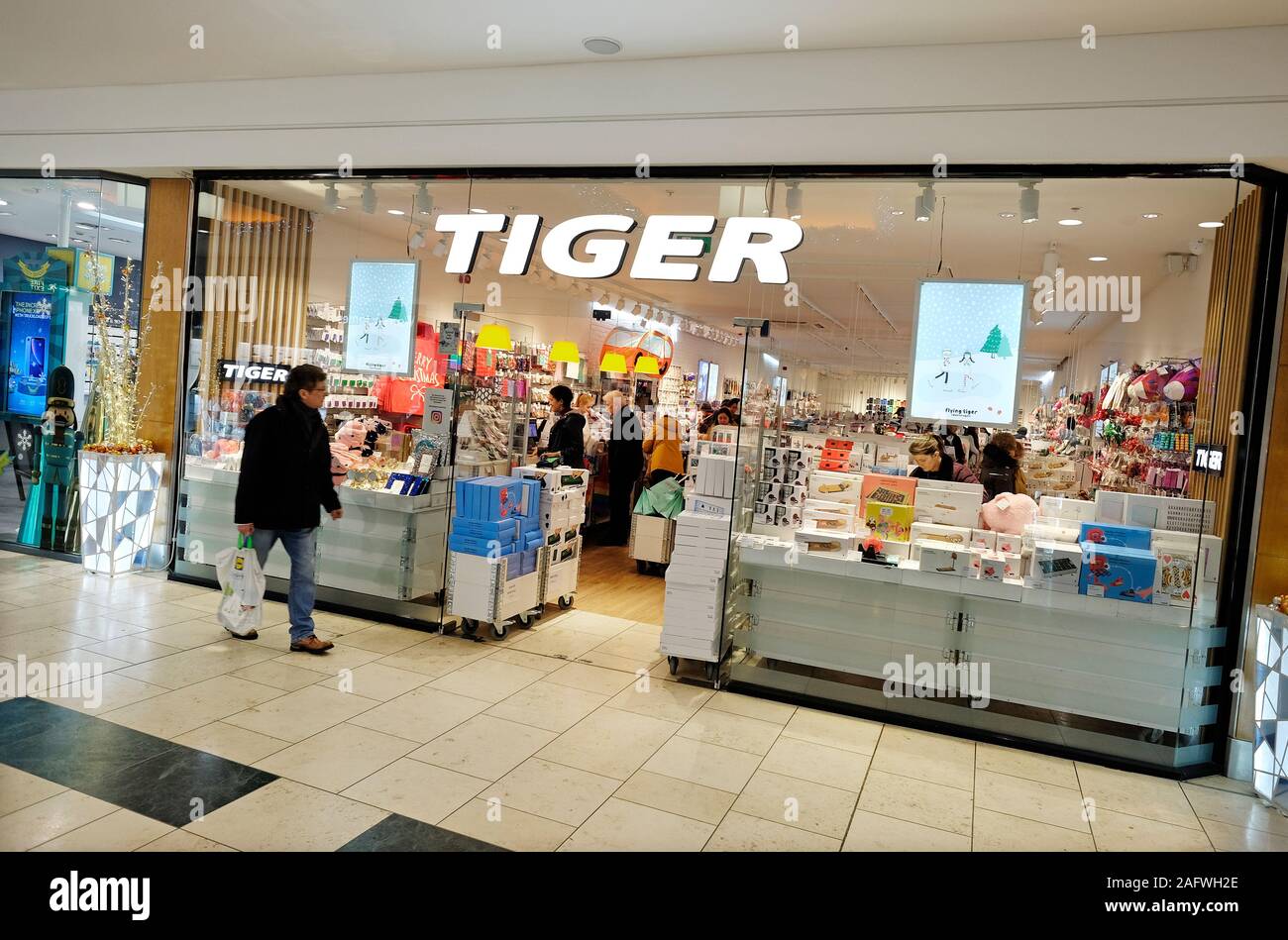 The flying tiger hi-res stock photography and images - Alamy