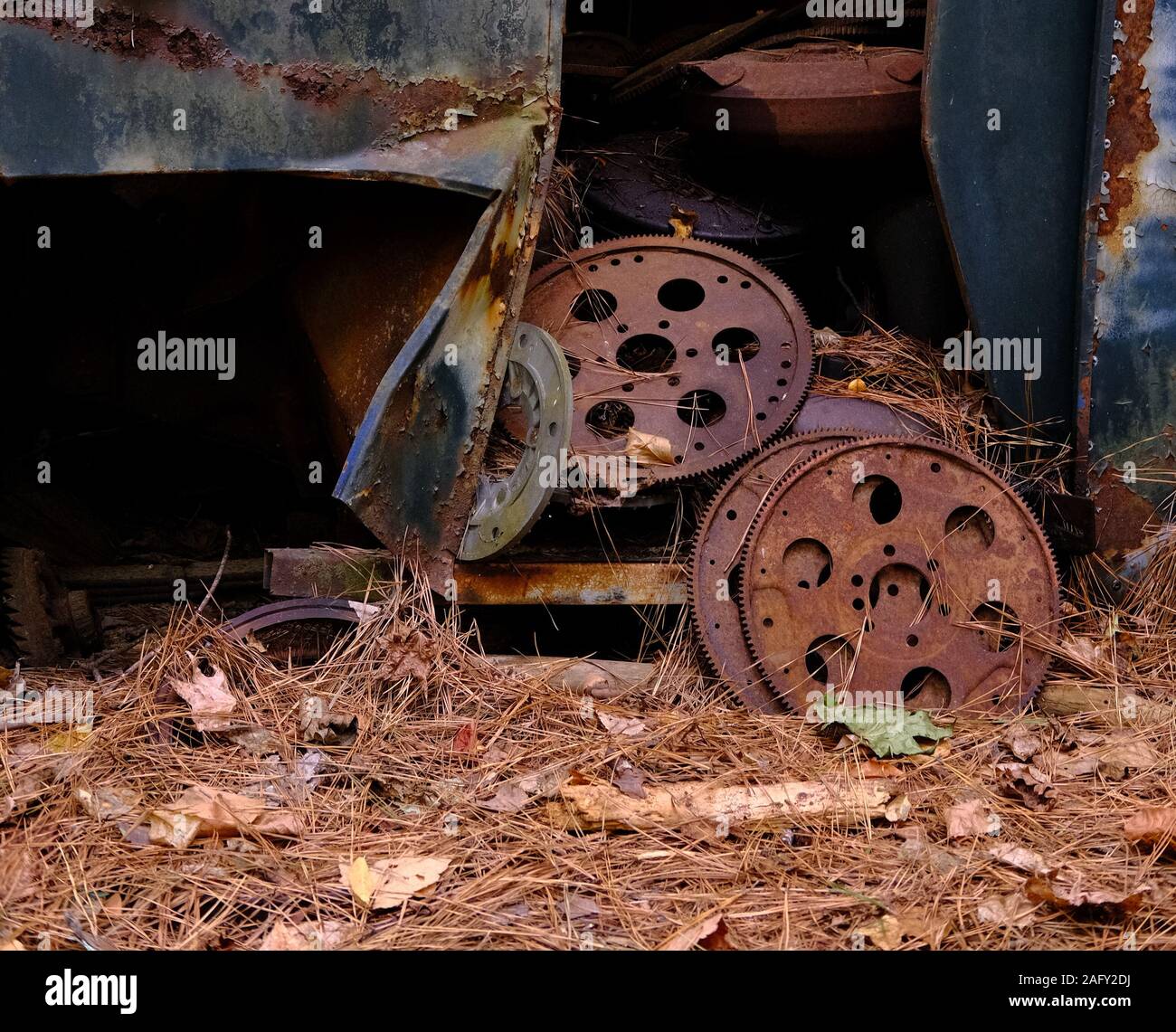 Broken gears hi-res stock photography and images - Alamy