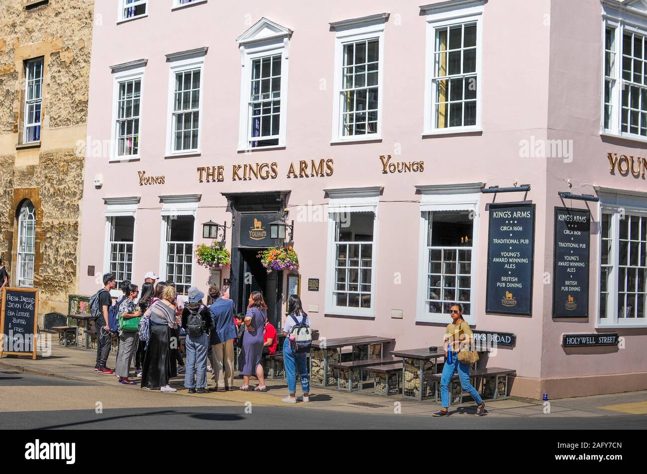 Kings Arms Pub Oxford England UK Stock Photo - Alamy