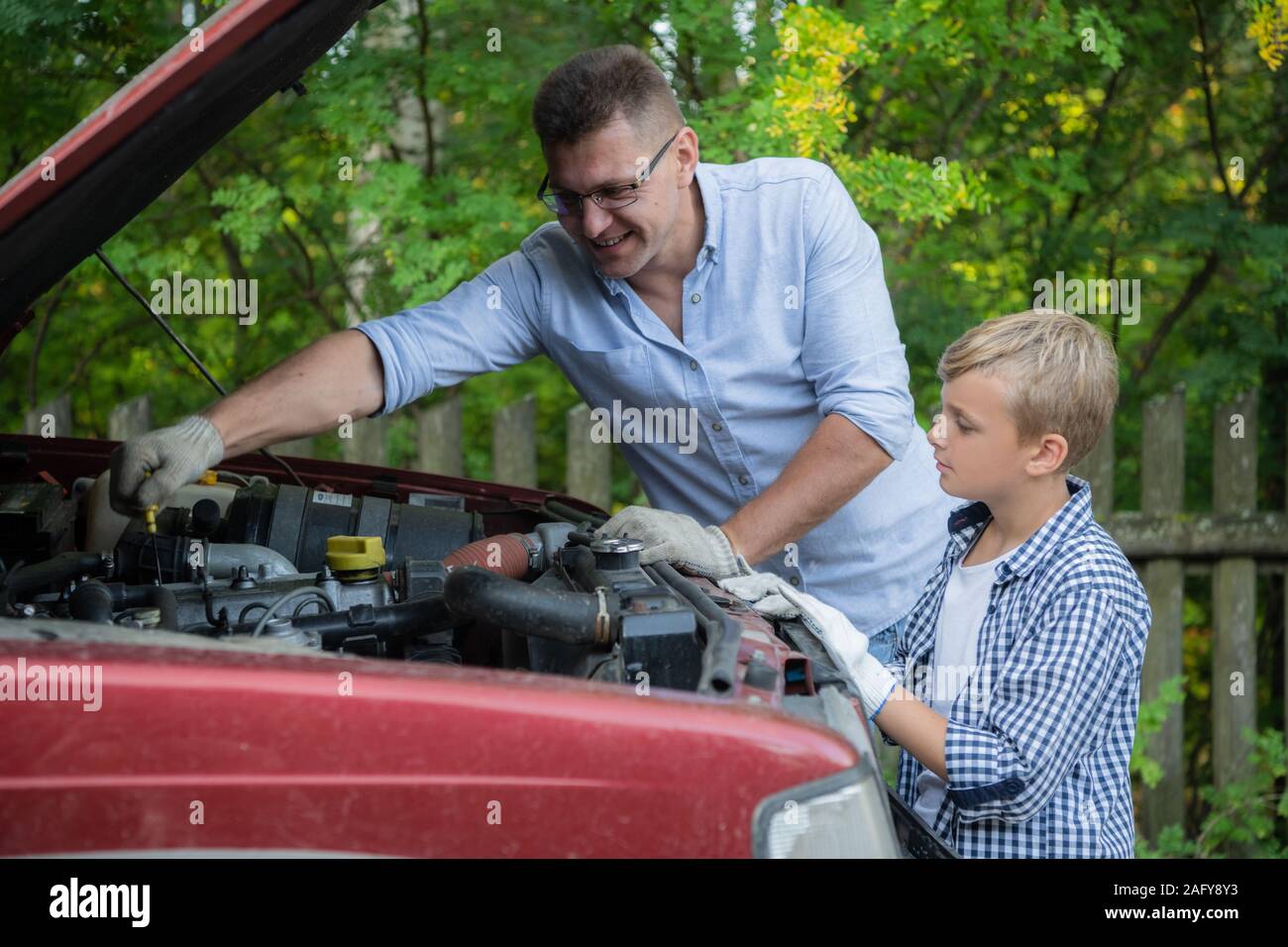 Page 2 Father Son Car Repair High Resolution Stock Photography And Images Alamy