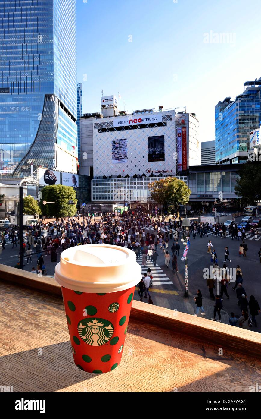 Starbucks Coffee Shibuya Japan Stock Photo Alamy